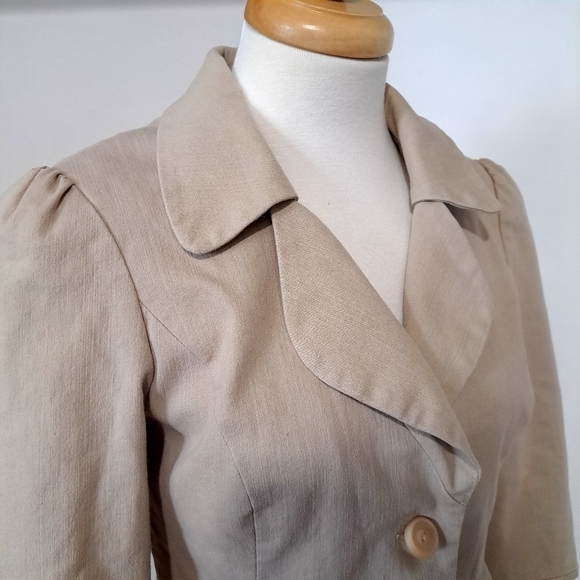 Tension | Beige tan woman's blazer suit coat with light shoulder pads - Picture 6 of 10
